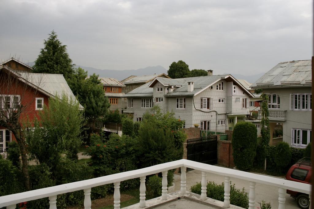 Jeelani Guest House Srinagar  Luaran gambar